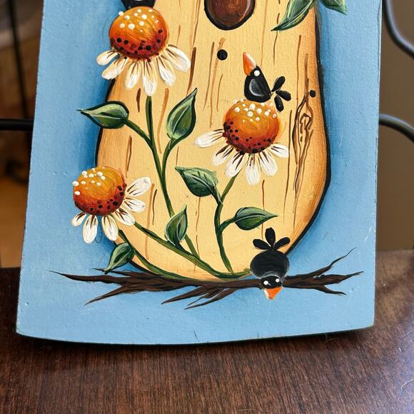 Hand painted birdhouse with a thatched roof on wood folk art - Picture 3 of 6